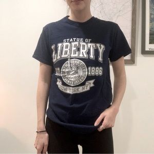 Statue of Liberty Women’s Unisex Tshirt